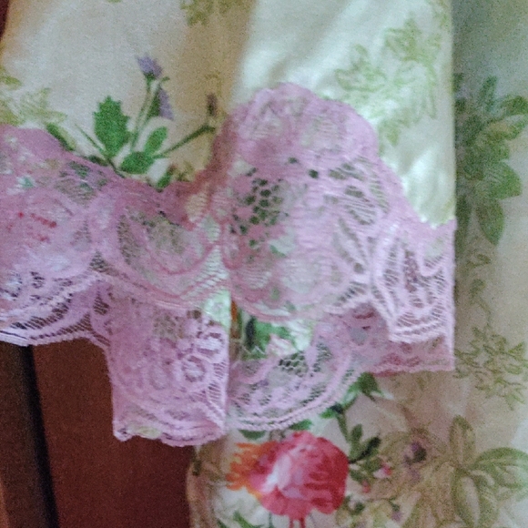 Robert Louis Green and Pink Floral Pajama Set - Picture 4 of 7